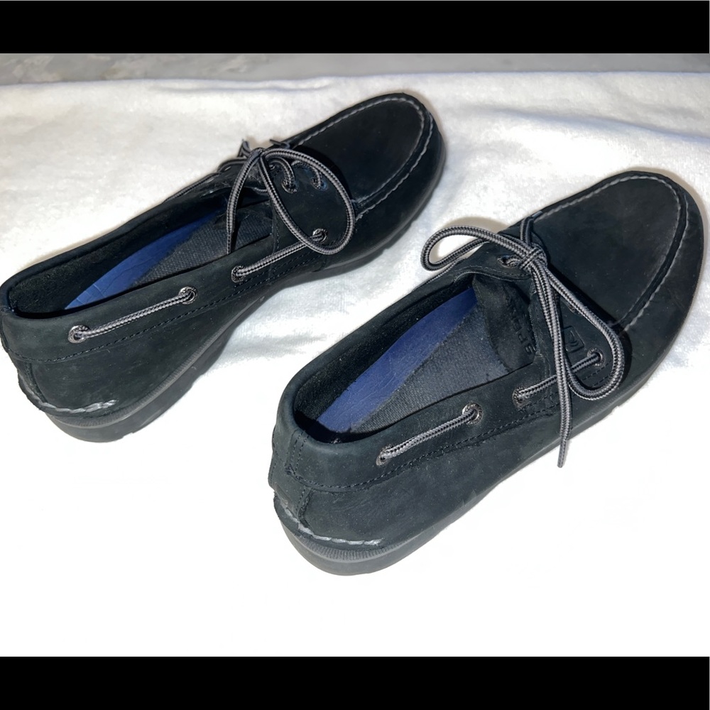 Sperry Top-sider specialty shoe. EUC size 10.5. Color Navy with great stitching